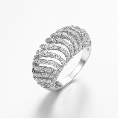 il rodio di argento degli anelli di 6.04g 925 CZ ha placcato Sterling Silver Interlocking Ring