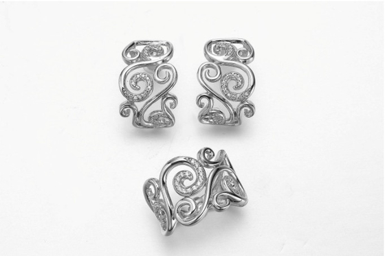 I gioielli di Kate Spade Silver 925 hanno messo 6.21g 925 Sterling Silver Stud Earrings