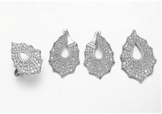 Insieme bianco di Sterling Silver Necklace And Earrings della pera 925 dell'insieme dei gioielli dell'argento 925 della CZ