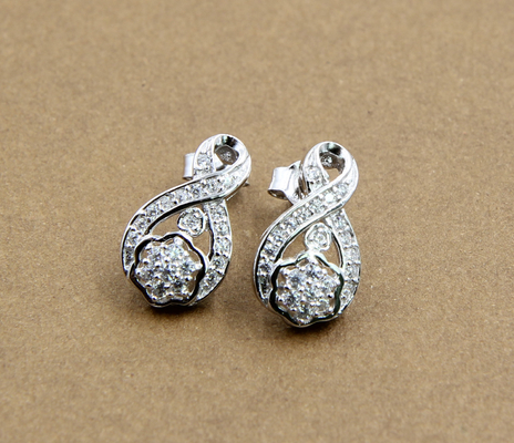 Gioielli DIY Orecchini d'argento Sterling CZ Ipoallergenico con accenti CZ Drop Orecchino Stud AAA CZ dolce argento sterling