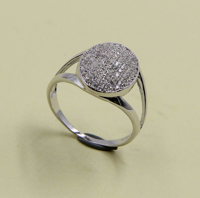 Scintillanti anelli di fidanzamento in argento CZ 925 adornati con pietre di zirconia cubica di grado AAA