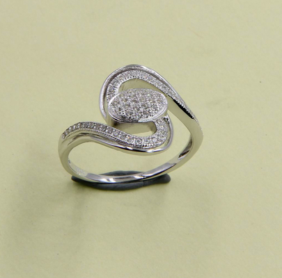 Swirl Elegante Sparkle Round CZ Diamante Simulato Cocktail Swirl Anello 925 Silver Ragazze anniversario di matrimonio