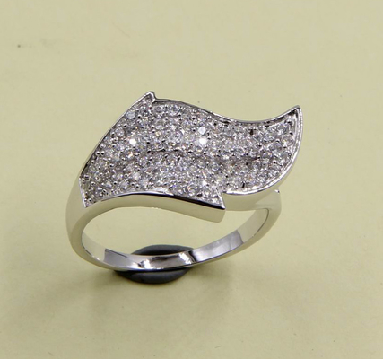 925 Vergine d'argento puro Anello di disegno di foglia di nozze con luccicante CZ Solitaire And Pave Eternity Band Sterling Silver Diamond