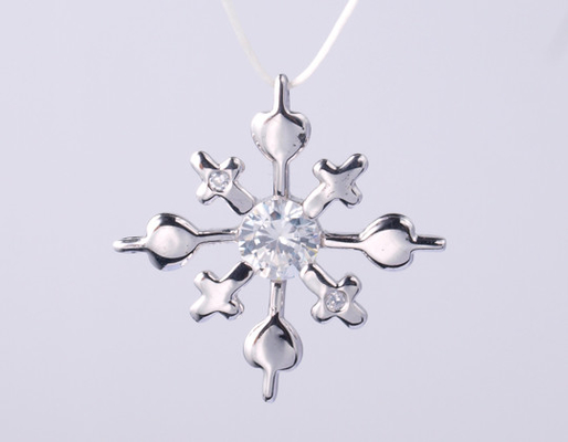 Collante Croce d'argento Collante Croce CZ Per Donne Uomini Diamanti Giudizi Gioielli Colletto a catena sottile accessori di gioielli
