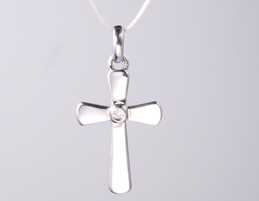 925 Sterling Silver Dagger Pendant con scintillanti pietre di zirconia cubica